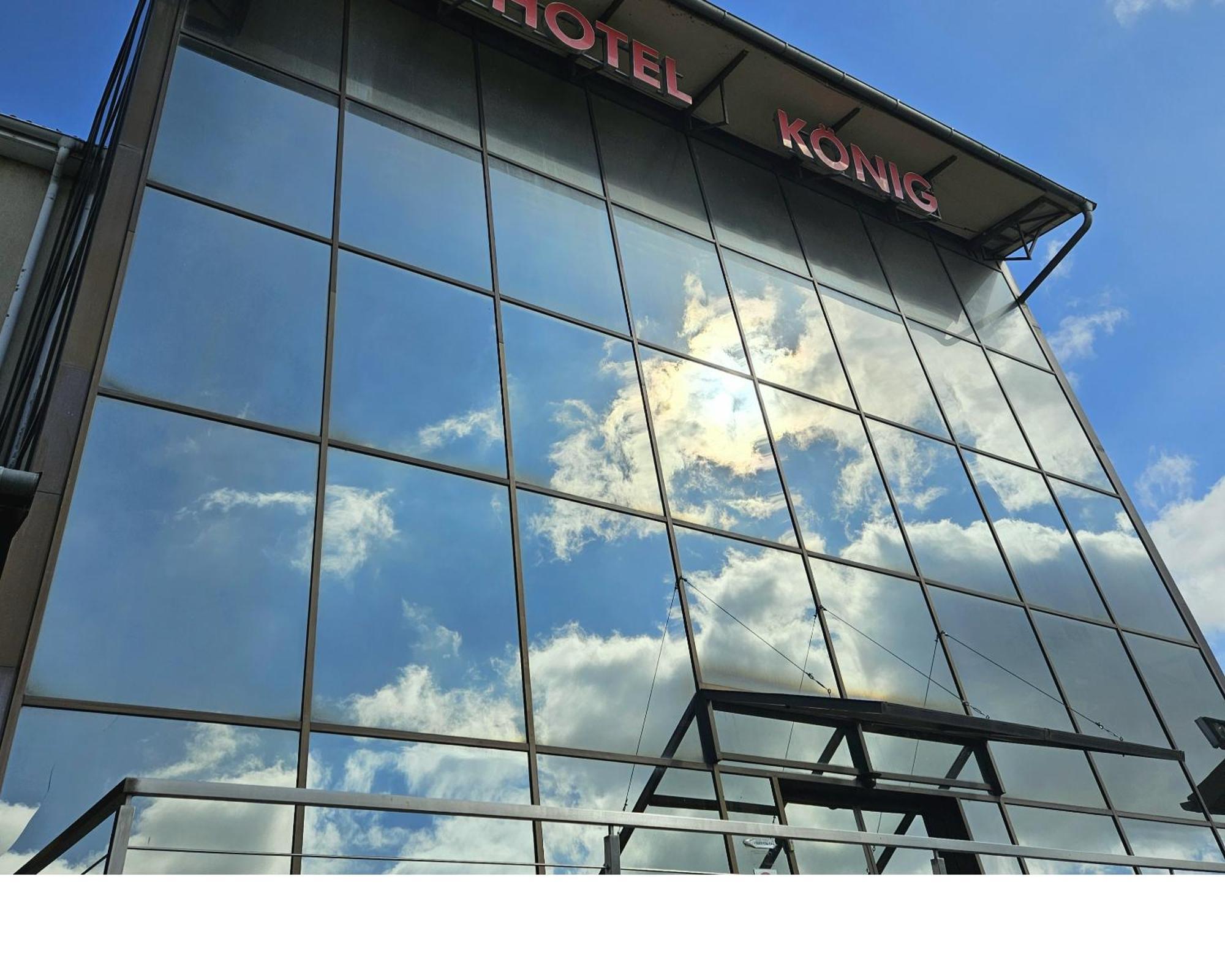 Koenig Hotel นาชคานีจา ภายนอก รูปภาพ